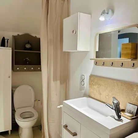 La Maison Jaune Apartment