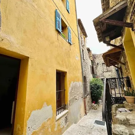 La Maison Jaune Apartment
